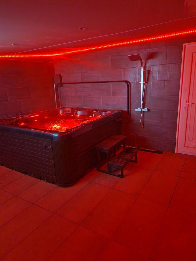 Short Stopzzz & Indoor Hot Tub 曼彻斯特 外观 照片