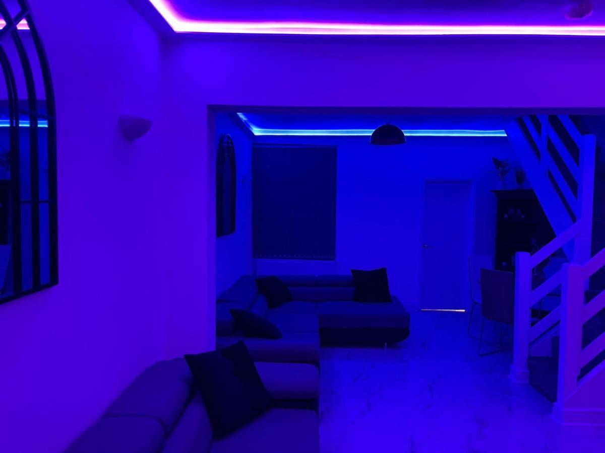 Short Stopzzz & Indoor Hot Tub 曼彻斯特 外观 照片