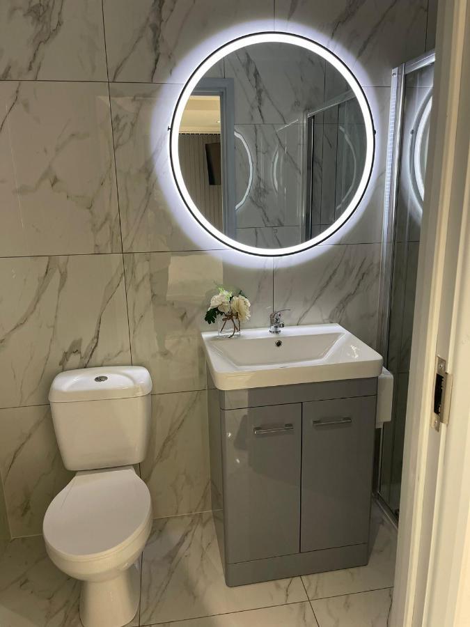 Short Stopzzz & Indoor Hot Tub 曼彻斯特 外观 照片